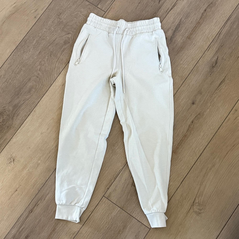 Old Navy women’s Cream Jogger Pants